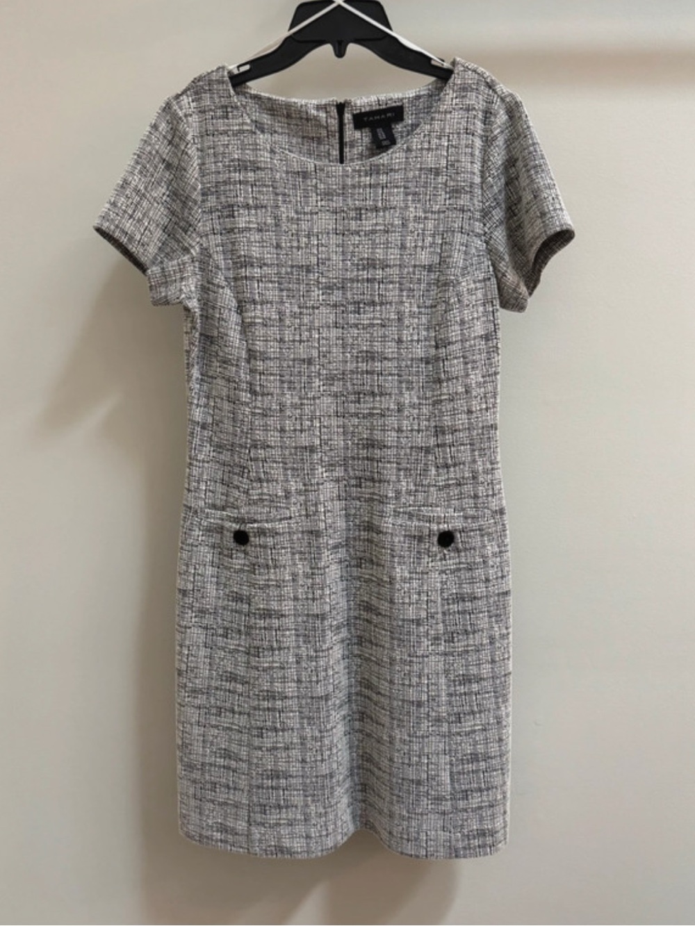 Tahari Black White Tweed Shift Dress Size 6